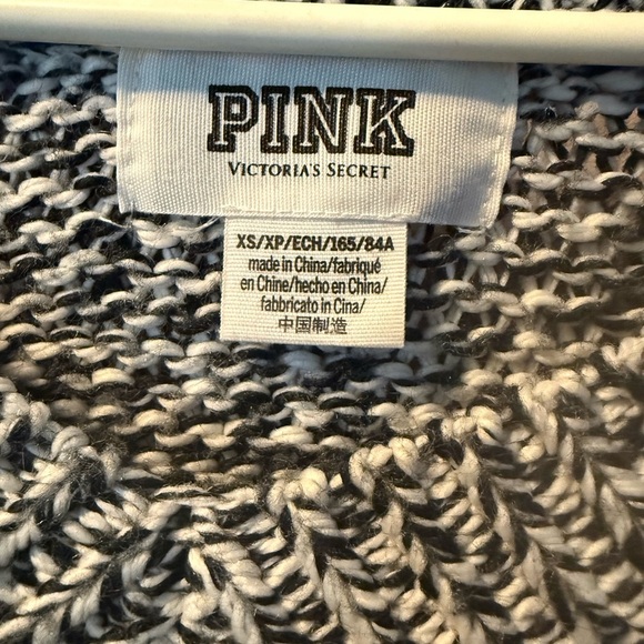 🖤 PINK by Victoria’s Secret Marled Knit V-Neck Sweater Size XS | Black & White - Picture 2 of 3